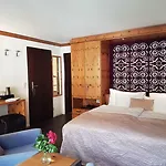 Otel Le Mirabeau &
